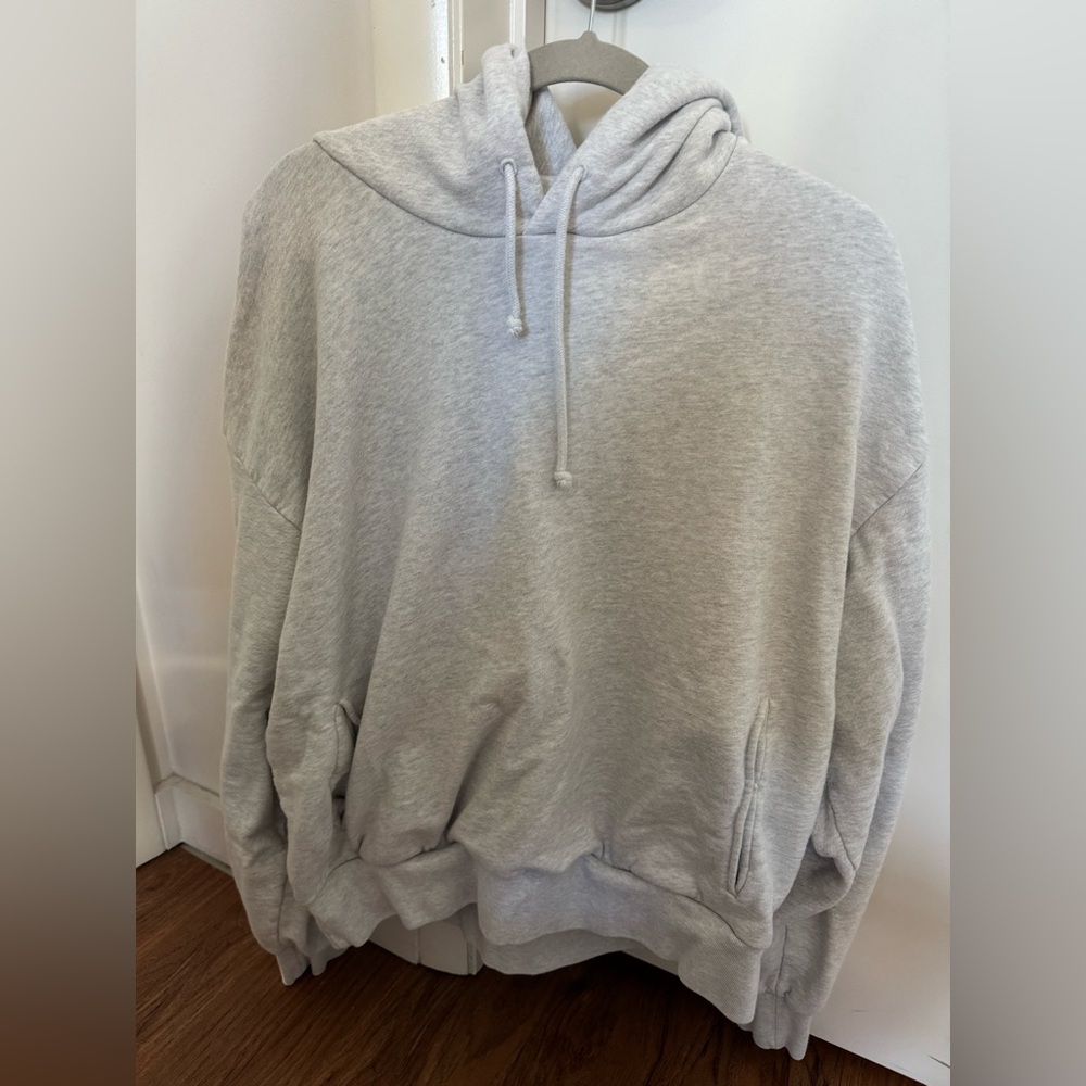 Aritzia grey Superworld hoodie. Size large. Perfect condition